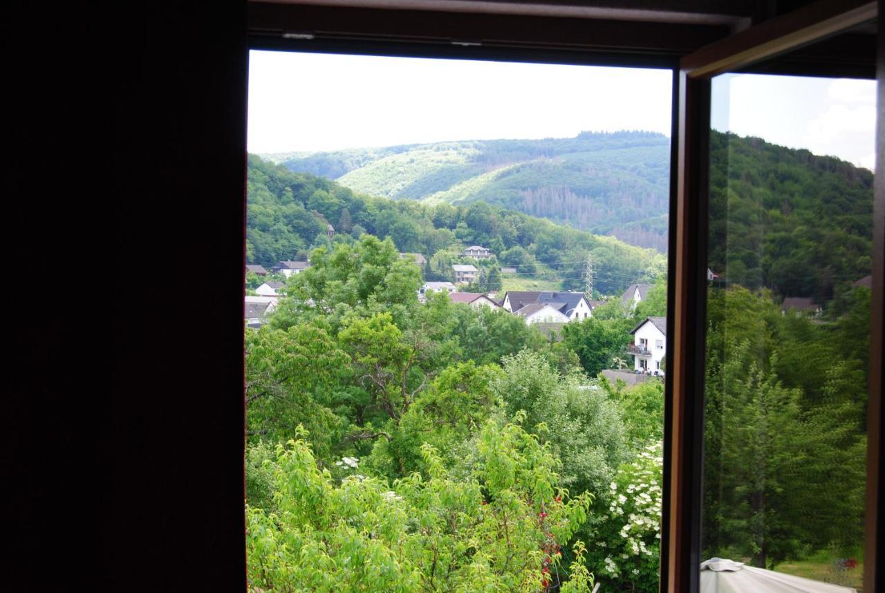 Hinter Den Spiegeln Hotel Heimbach Exterior photo