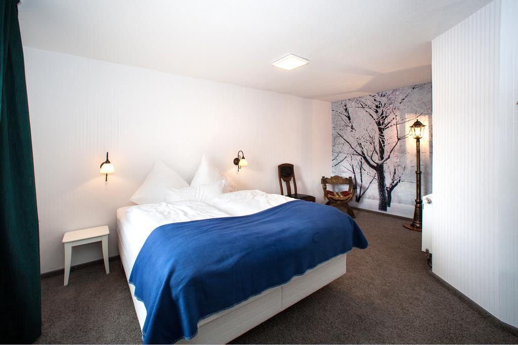 Hinter Den Spiegeln Hotel Heimbach Exterior photo