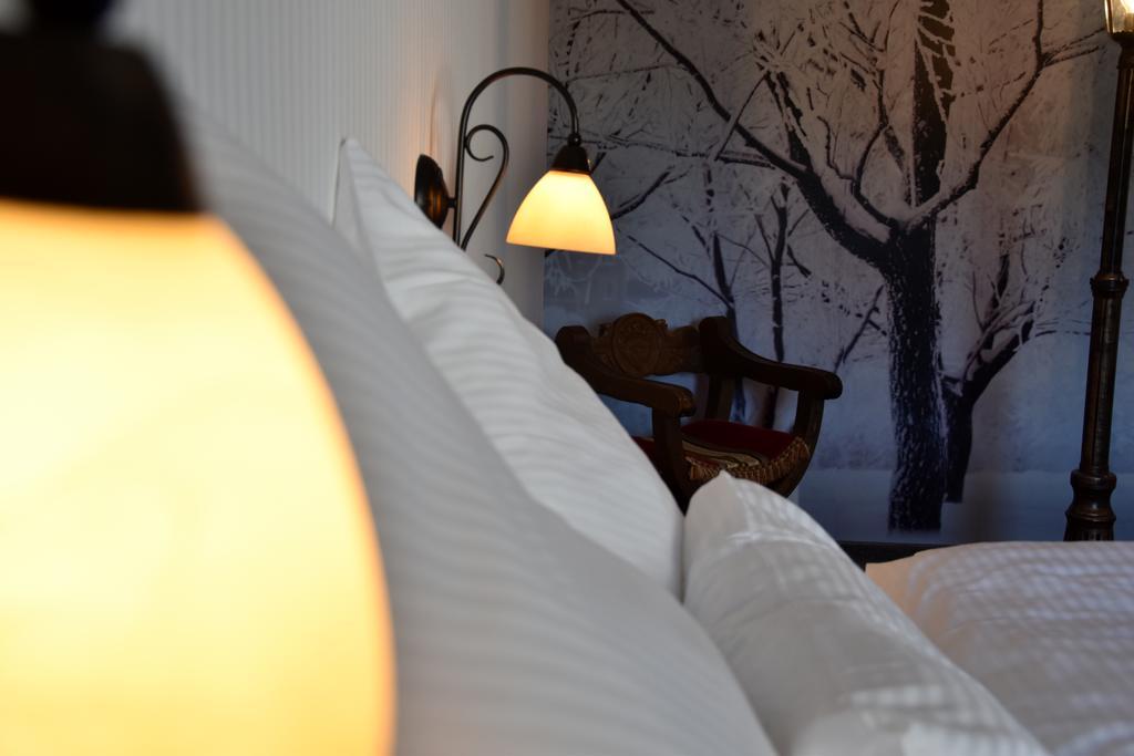Hinter Den Spiegeln Hotel Heimbach Exterior photo