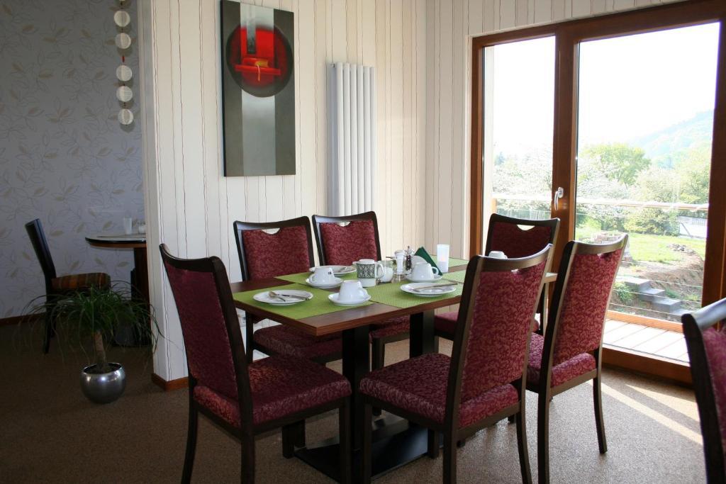 Hinter Den Spiegeln Hotel Heimbach Exterior photo